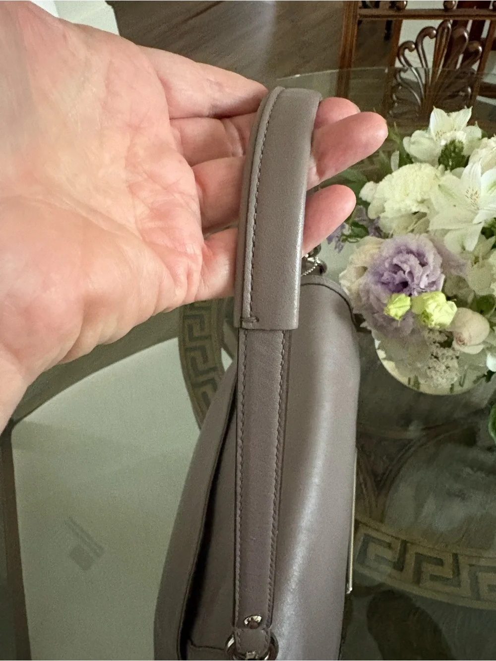 🩶🩶COACH TAYLOR DOVE GREY LEATHER FLAP SHOULDER BAG!🩶🩶